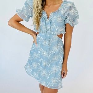 Peach Love California NWT Size M blue with white floral mini dress